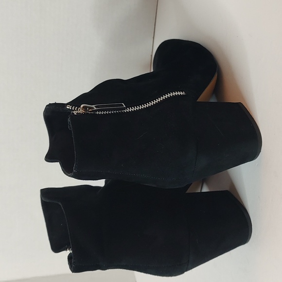 Black Soft Suede Leather Block Heeled  Ankle Boots with Silver Side Zipper sz 11 - Picture 6 of 7